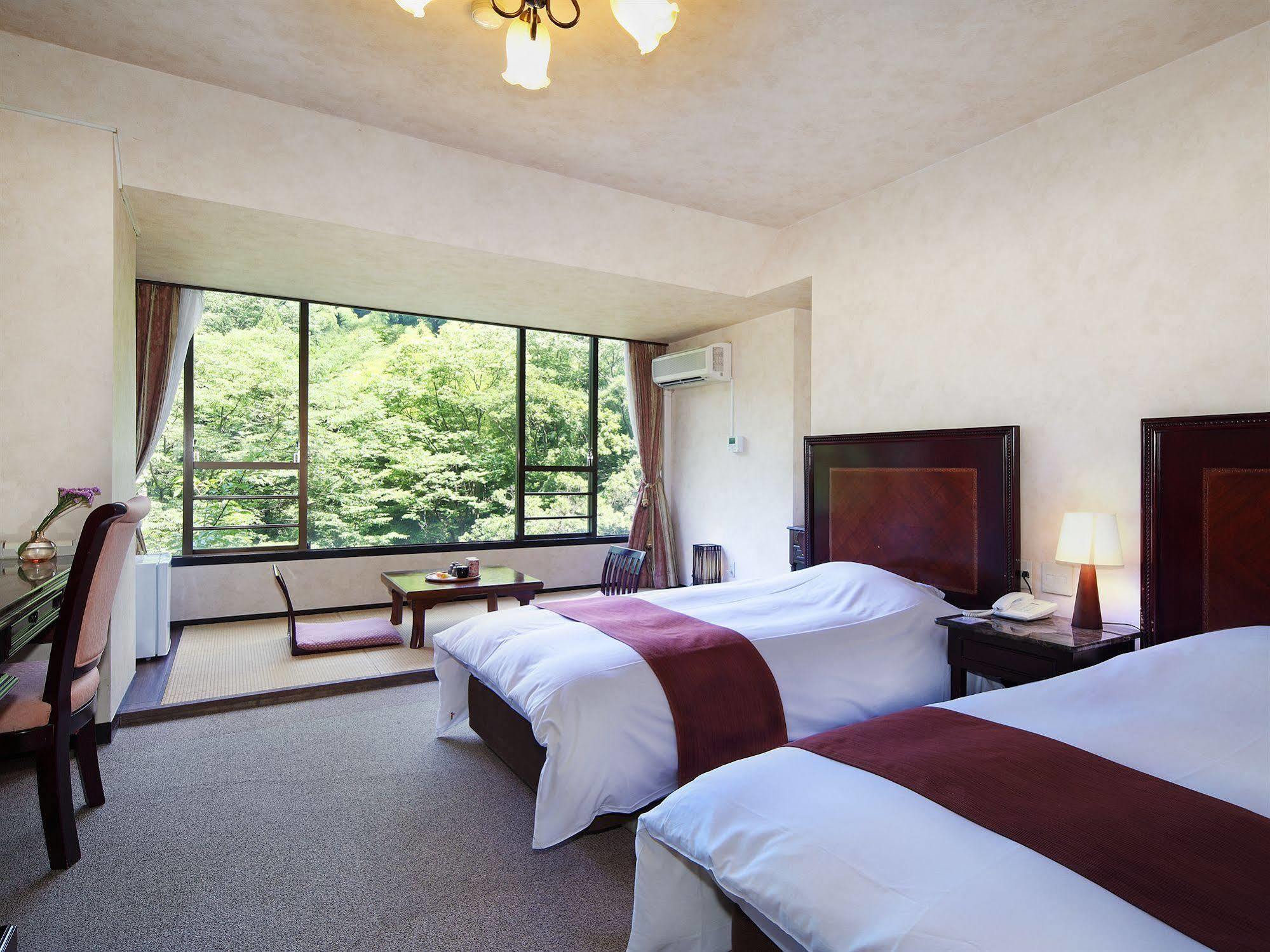 Hôtel Tonosawa Quatre Saisons à Hakone Extérieur photo